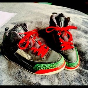 AIR JORDAN SPIZIKE GS 'BLACK VARSITY RED'